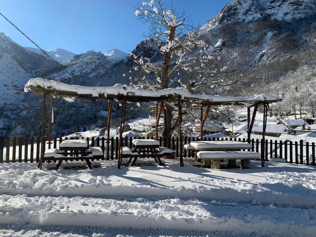 Hotel Rural El Sestil Dobres Exterior foto